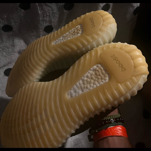 Yeezy Boost 350 V2 - Picture 7 of 8